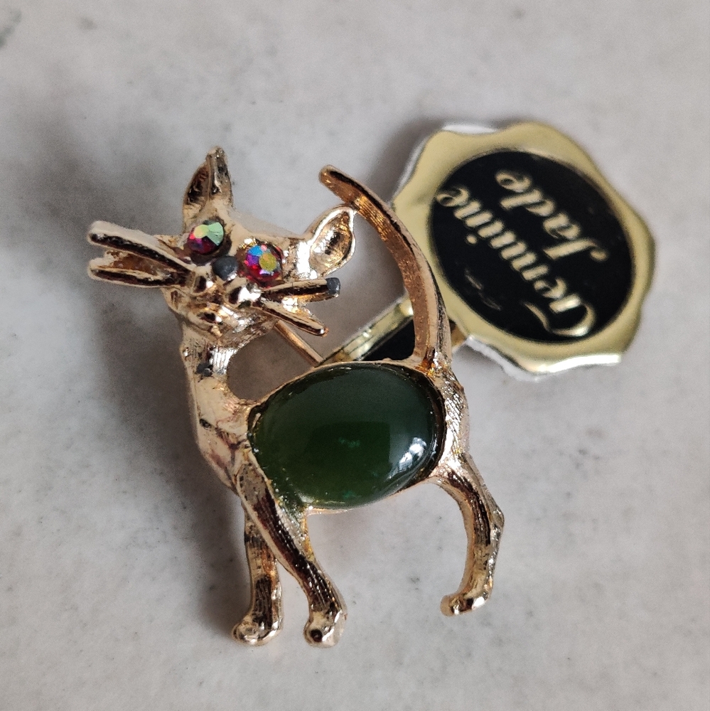 Vintage General Jade Belly Cat Brooch